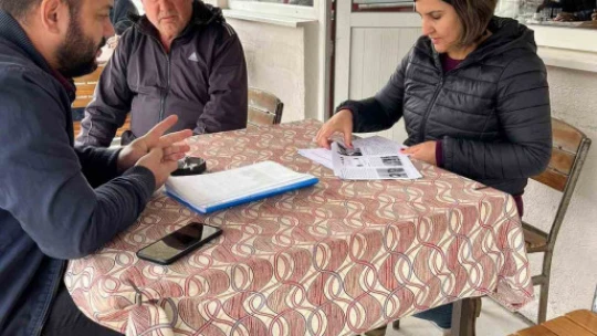 Zeytin üreticileri kokarca zararlısına karşı bilgilendirildi