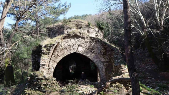 Zirveye gizlenmiş 900 yıllık manastır, doğaseverlerin rotasına girmeye devam ediyor