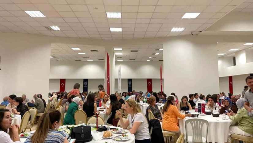 Aydınlılar Anneler Günü'nü Büyükşehir Belediyesi ile birlikte kutladı
