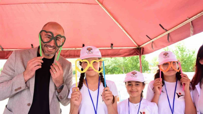 Başkan Zencirci, geleceğin mucitlerini yalnız bırakmadı