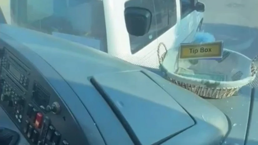 Didim'deki tur otobüsüne saldırı kınandı