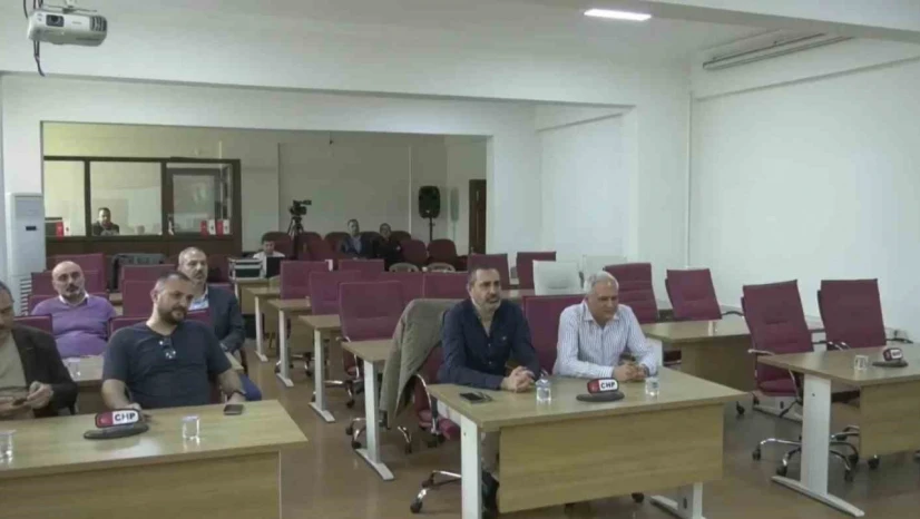 Efeler'de meclis toplantısı ertelendi