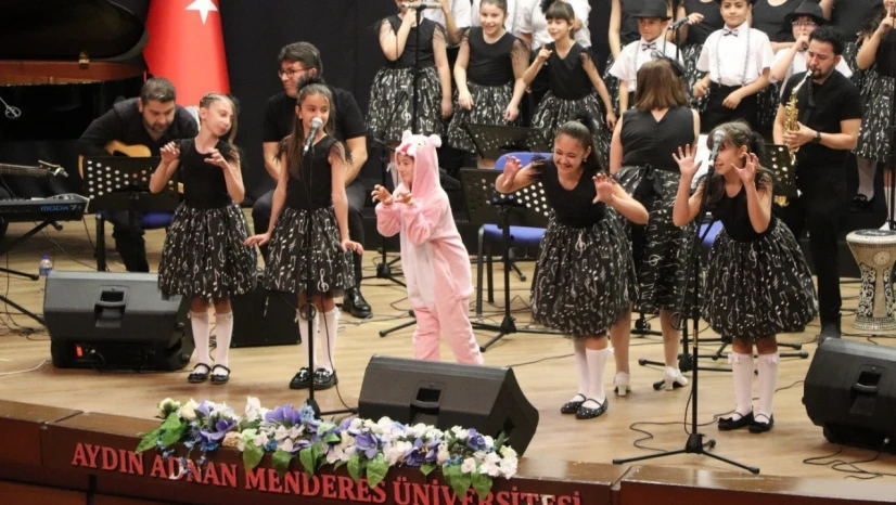 Geleceğin sanatçıları Efeler'de sahne aldı