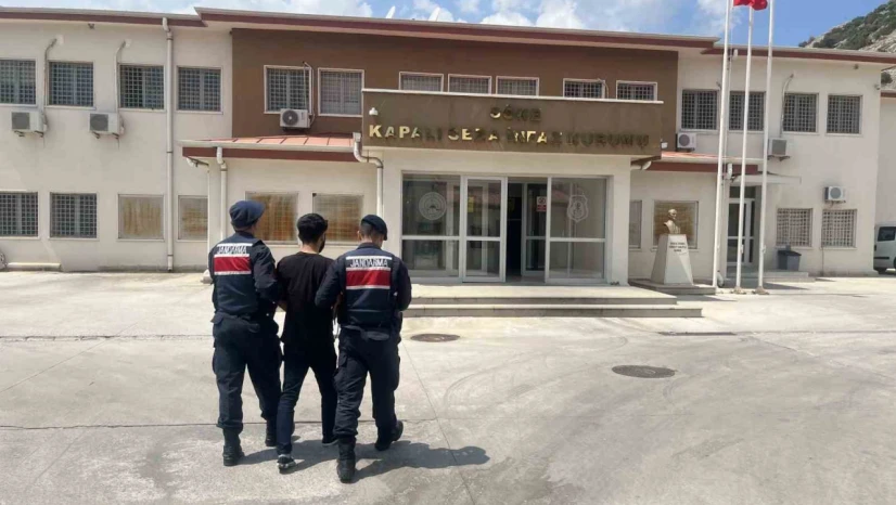 Hapis cezası ile aranan şahıs Kuşadası'nda yakalandı