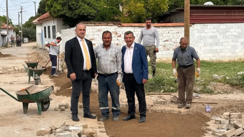 İncirliova Belediyesi'nden ücretsiz yol tamiratı desteği