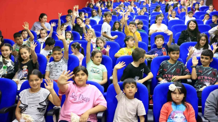 İncirliovalı çocuklar sinemada buluştu