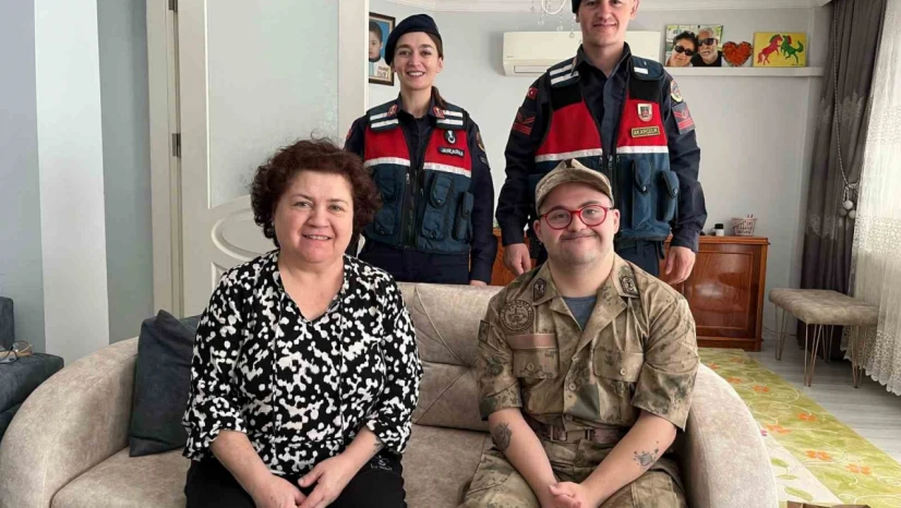 Jandarma ekipleri down sendromlu Efekan ile devriye attı