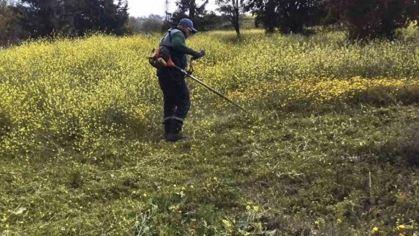 Karacasu Belediyesi'nden mezarlıklarda temizlik seferberliği