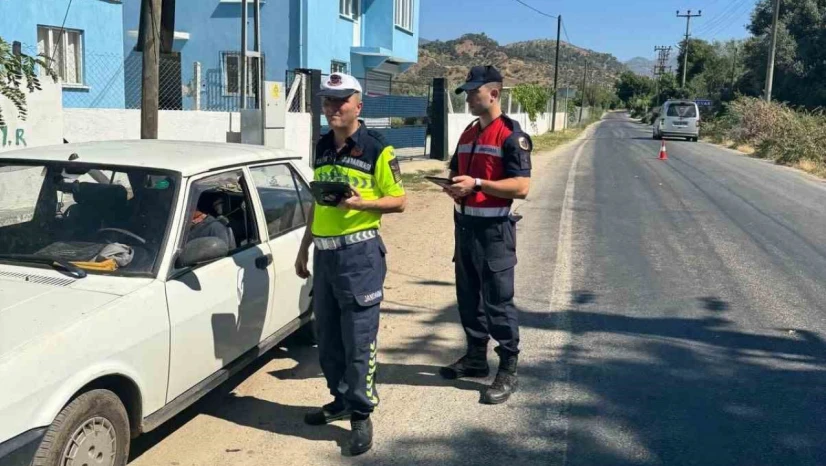 Köşk'te jandarma ekiplerinden şok trafik uygulaması