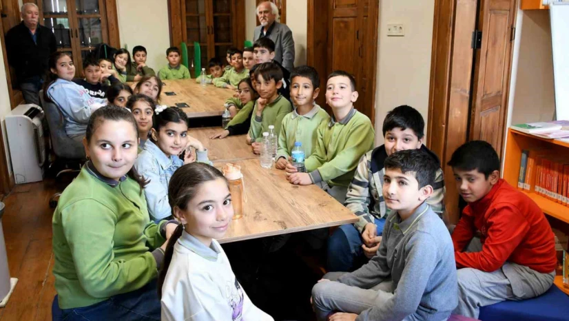 Kuşadası'nda çocuklar şiir yazmanın püf noktalarını öğrendi