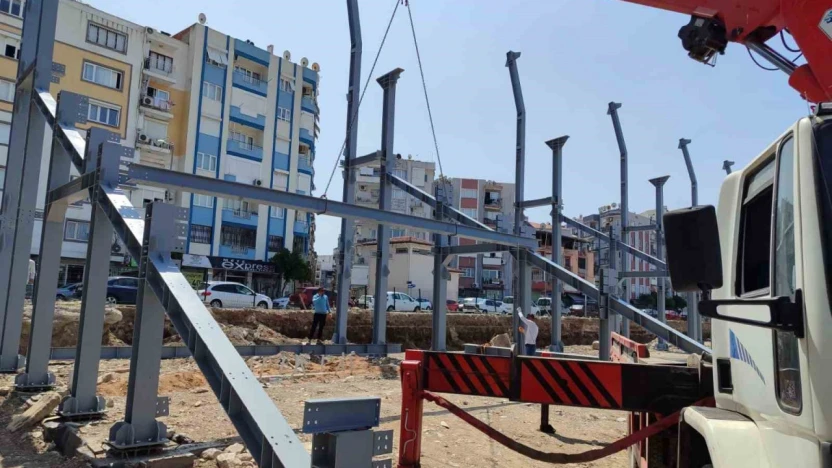 Adnan Menderes Stadyumu yıl sonuna yetişecek