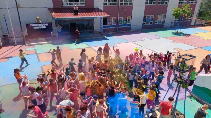 Akçaköy İlk-Ortaokulu'nca colourfest etkinliği yapıldı
