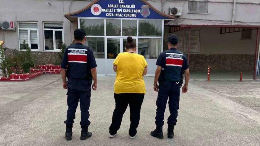 Aranan şahıslar jandarmadan kaçamadı
