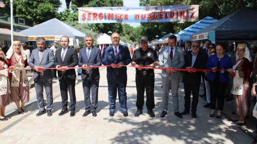 Aydınlı kursiyerler, el emeği ürünlerini görücüye çıkarttı