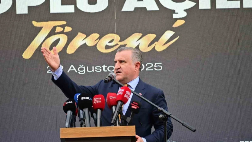 Bakan Bak: 'Türkiye bir spor devrimi yaşamaktadır'