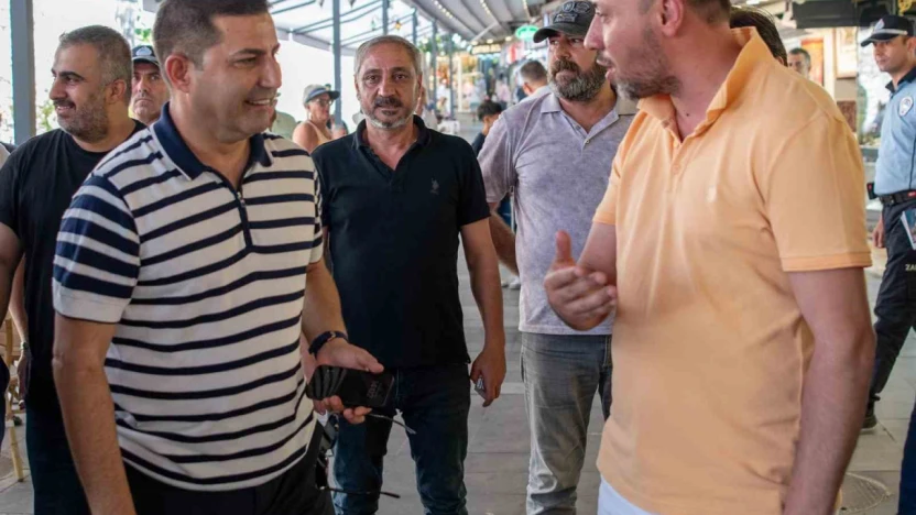 Başkan Ömer Günel'den turistik çarşı esnafı ile bir araya geldi