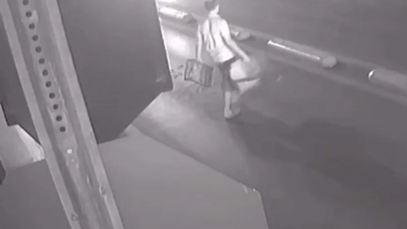 Boşanmak isteyen karısının aracını kundakladı