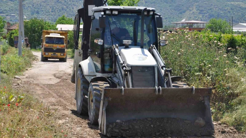Bozdoğan Belediyesi'nden ova yollarına bakım