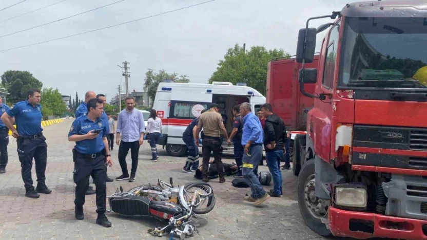 Bozdoğan'da tır ile motosiklet çarpıştı: 1 yaralı