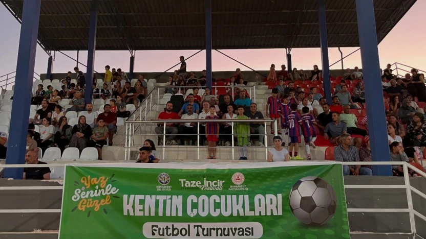 Buharkent'te 'Kentin Çocukları' futbol turnuvasında ilk düdük çaldı