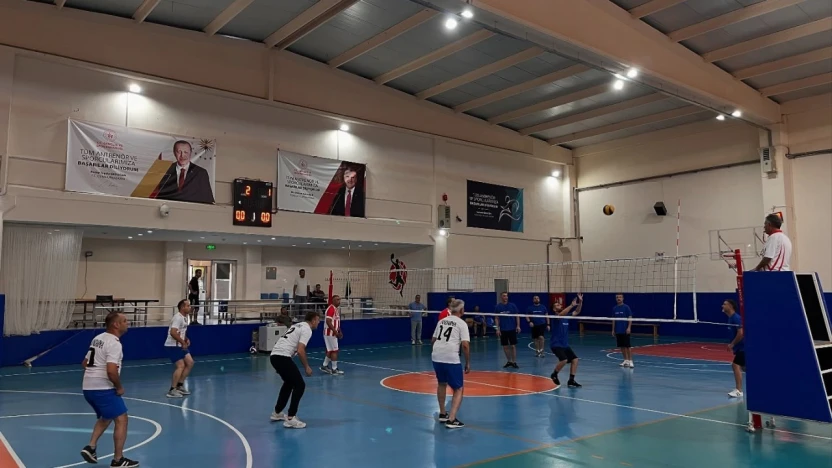Buharkent'te 'Kentin Çocukları' voleybol turnuvasında ilk düdük çaldı