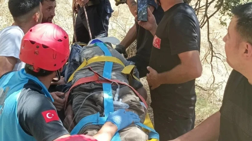 Dere kenarına düşen ve baygın halde bulunan yaşlı adam kurtarıldı