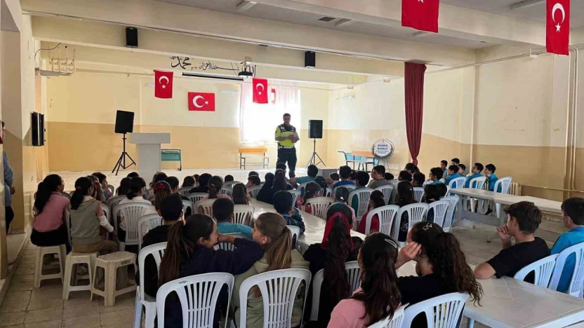 Didim ve Bozdoğan'da öğrencilere trafik kuralları anlatıldı