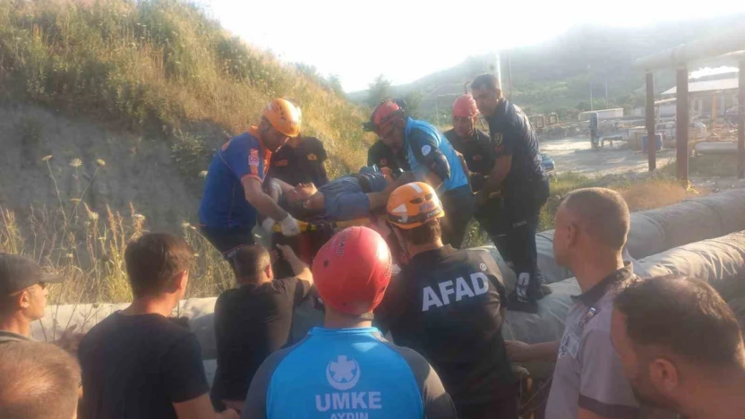 Direksiyonda sıkışan kamyon sürücüsü ADAD ekipleri tarafından kurtarıldı