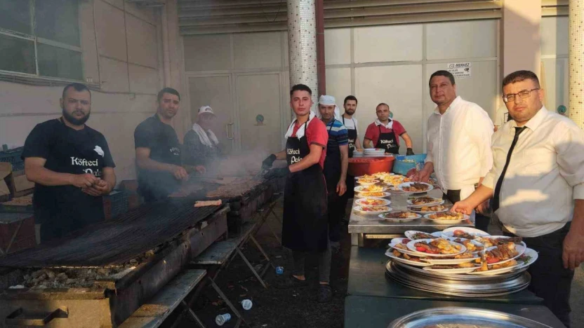 Ege'de düğün sezonu başladı, köfte yoğurmak meslek oldu