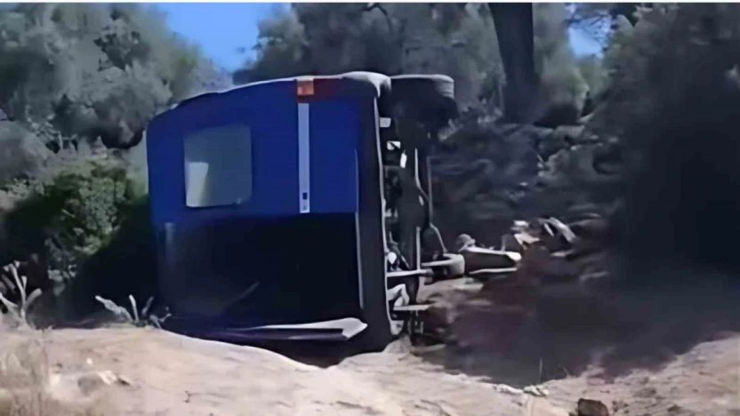 Freni tutmayan minibüs devrildi: 6 yaralı