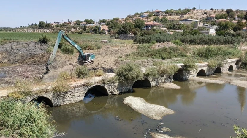 İnatçı filminin çekildiği tarihi taş köprü temizleniyor