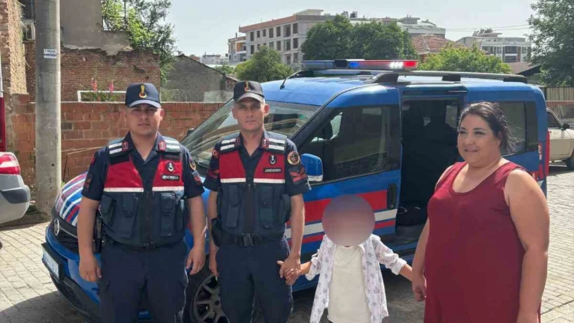 Kaybolan 8 yaşındaki çocuğu jandarma kısa sürede buldu