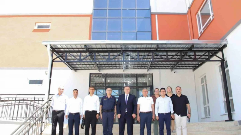 Kaymakam Taş, Köşk Adnan Menderes İlkokulu inşaatında incelemede bulundu