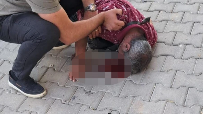 Kontrolden çıkan motosiklet park halindeki araçlara çarptı: 1 yaralı