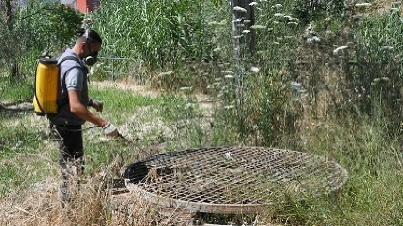Kuşadası Belediyesi halk sağlığı için vektörel mücadelesini sürdürüyor