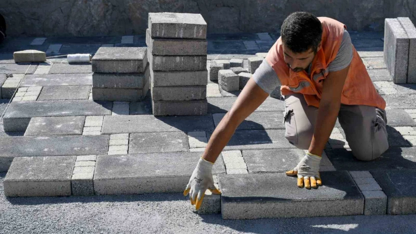 Kuşadası Belediyesi'nden Kadınlar Denizi'ne yeni bir park daha
