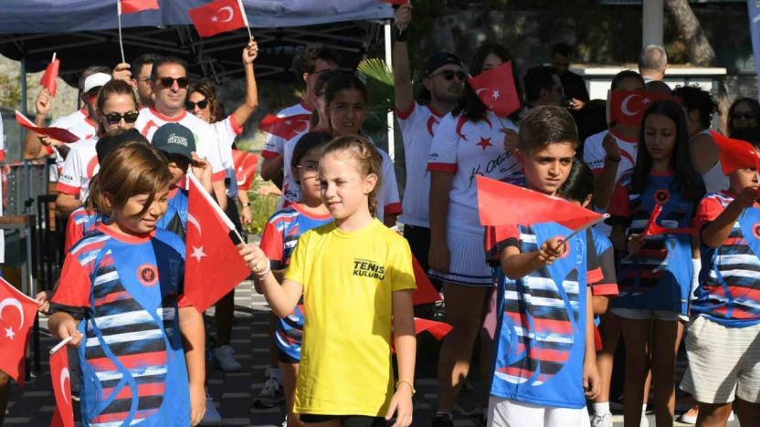 Kuşadası'nda Zafer Bayramı coşkusu tenis turnuvasıyla kutlanıyor