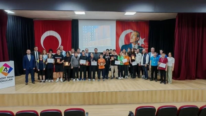 Matematik Olimpiyatları'nda dereceye giren öğrenciler ödüllerini aldı