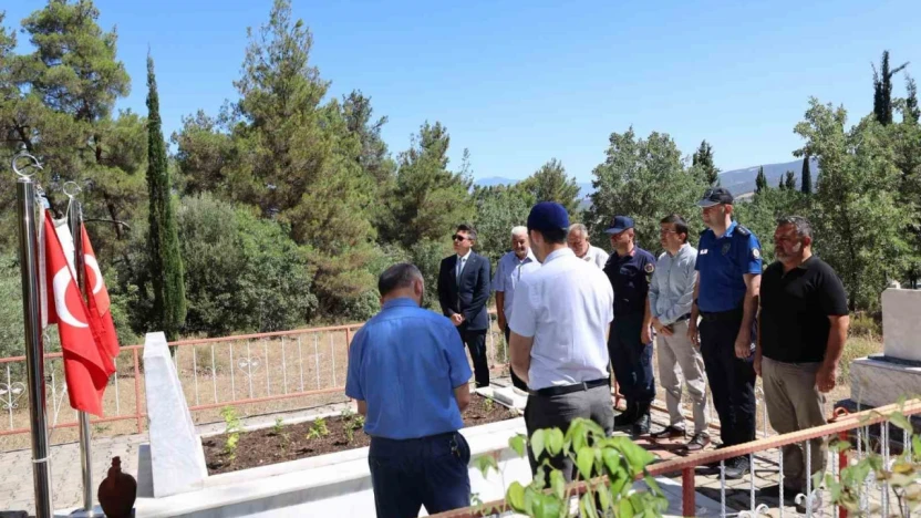 Şehit Uzman Çavuş Ceylan, mezarı başında anıldı