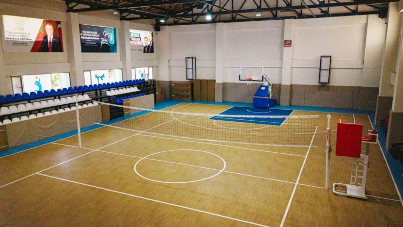 Sultanhisar Gençlik Merkezi ve Spor Salonu açıldı