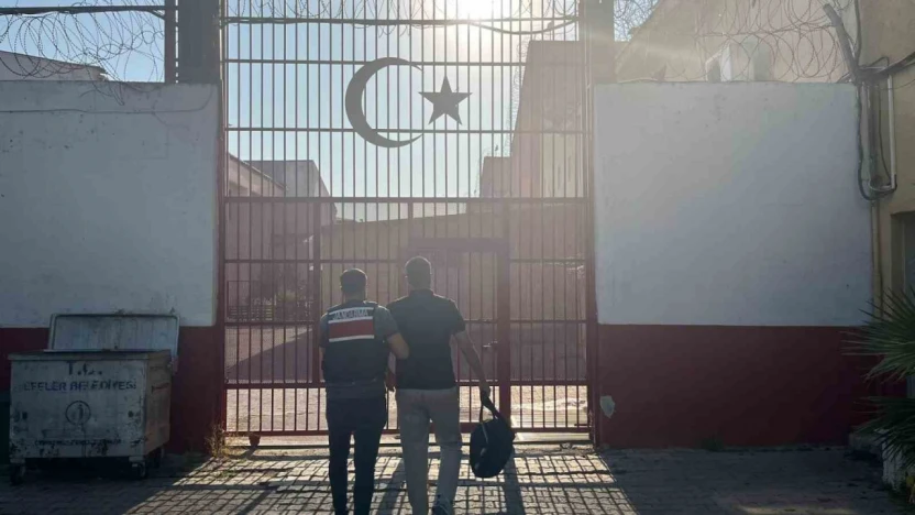 Terör suçundan aranan şahıs Efeler'de yakalandı