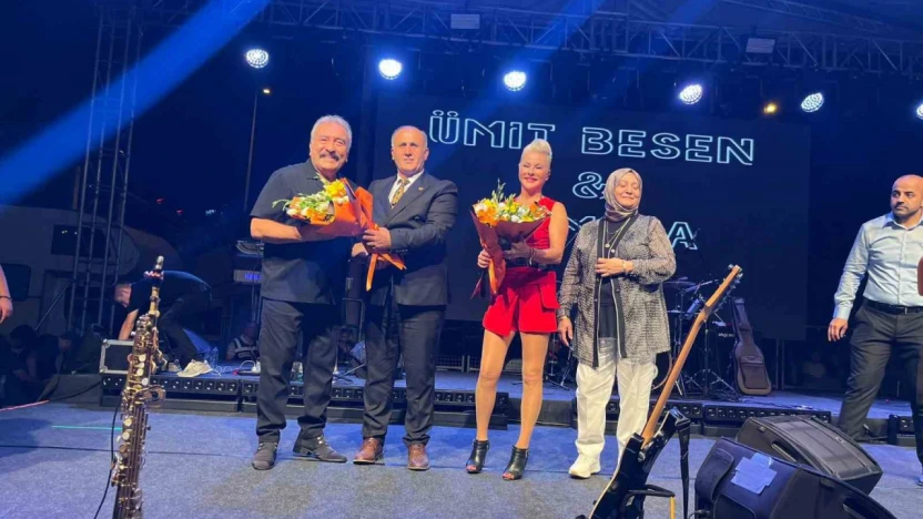 Ümit Besen ve Pamela İncirliova halkı ile buluştu